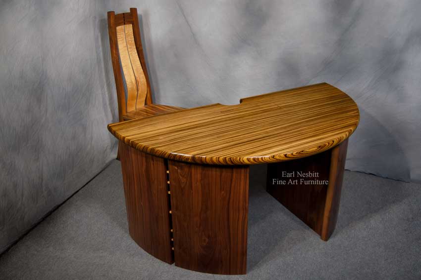 round desk